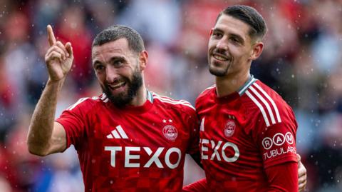 Aberdeen players celebrating