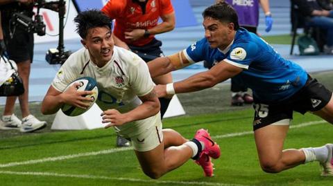 Marcus Smith scores
