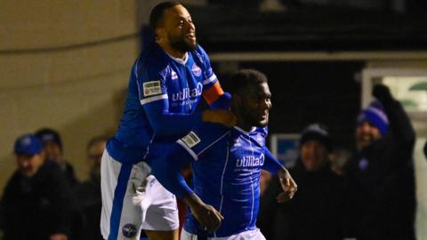 Aaron Pierre scores for Eastleigh