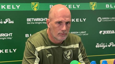 Philippe Clement at press conference