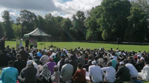 Crowds gathering at Gloucester Cricket Club