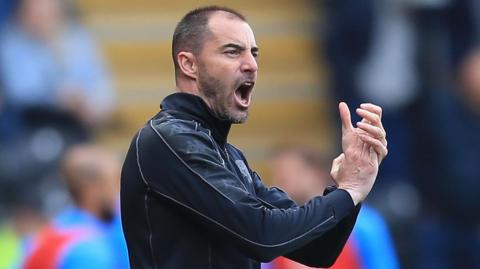 Hull City boss Ruben Selles