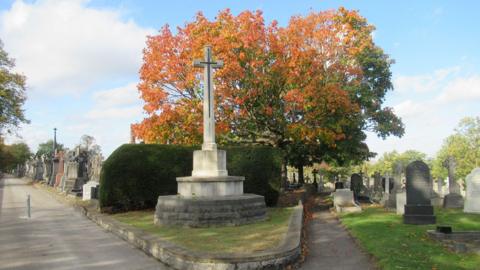 Nottingham's Rock Cemetery