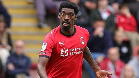 Tyreek Bakinson in action for Leyton Orient