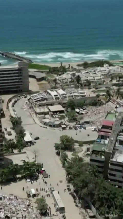 Aerial footage shows scale of quake damage in Venezuela's La Guaira State
