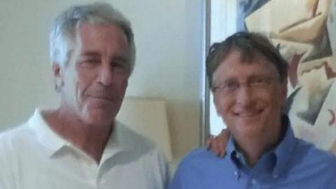 Image of Jeffrey Epstein and Bill Gates together.