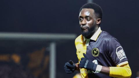 Fabio Tavares in action for Burton Albion