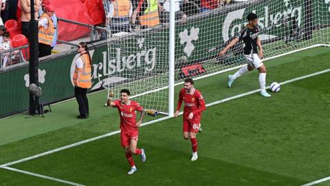 Luis Diaz scores for Liverpool