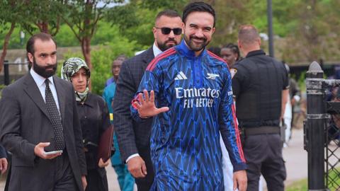 Zohran Mamdani wearing an Arsenal-themed kurta