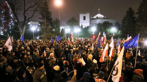 Demonstration in front of parliament in Warsaw, Poland, 17 December 2017