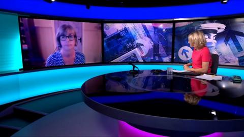 RCN England director, Patricia Marquis, speaks to ý Newsnight's Emily Maitlis