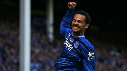 Everton celebrate win