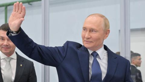 Putin waves in Magadan city