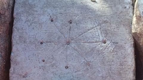 Stone markings