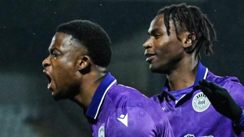 St Mirren players celebrating