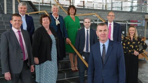 Cabinet cysgodol Plaid Cymru