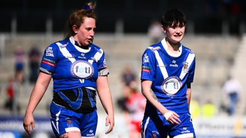 Kelly Friend of Barrow, Blossom Howell of Barrow