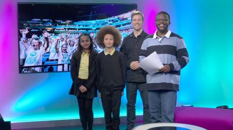 De-Graft and guests in the studio