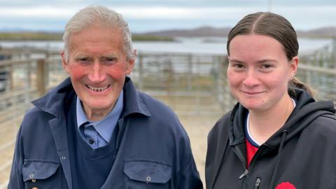 Dòmhnall Angaidh MacAsgaill agus ogha Faye