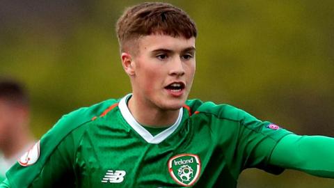 Charlie McCann in action for the Republic of Ireland Under-17s against their Czech counterparts in 2019