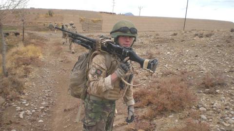 Geraint yn Affganistan yn 2009