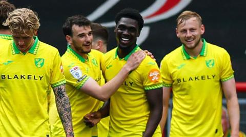 Mohamed Toure scores for Norwich