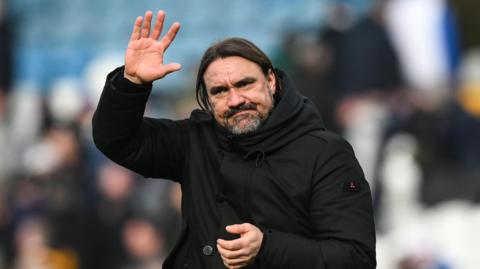 Leeds United boss Daniel Farke waves to the crowd