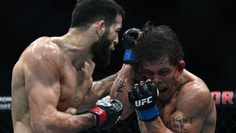 Nassourdine Imavov punches Caio Borralho