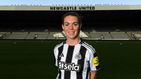 Aoife Mannion in a Newcastle shirt