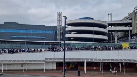 Queues outside Dublin Airport