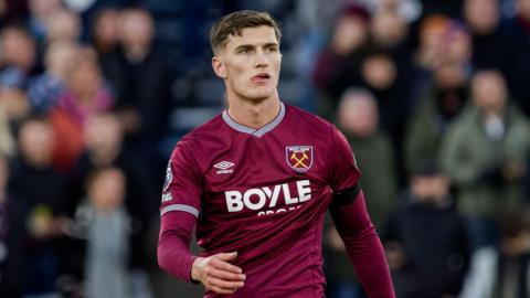 Freddie Potts in action for West Ham last season