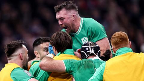 Peter O'Mahony celebrates a try