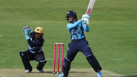 Lauren Winfield-Hill (right) batting for Yorkshire