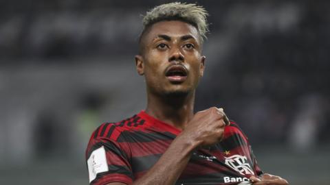 Flamengo's Bruno Henrique celebrates