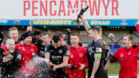 Connah's Quay lift cup