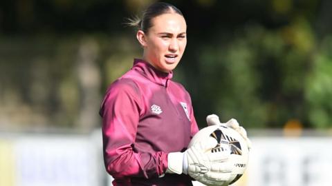 Natalia Negri training with Ipswich