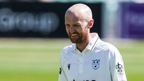 Olly Hannon-Dalby in action for Worcestershire