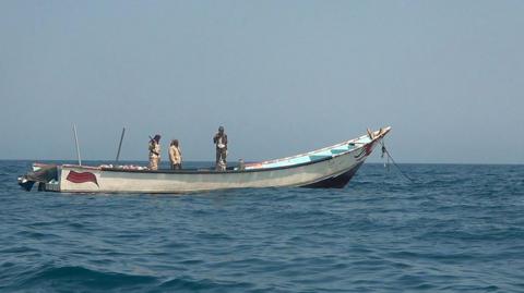 File photo showing Yemenis looking for survivors after a boat carrying migrants capsized off Yemen's south coast (11 June 2024)