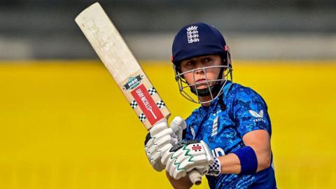 Heather Knight batting for England