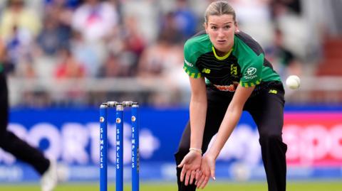 Lauren Bell attempts a run out