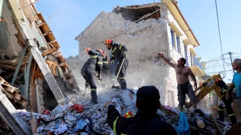 Vrisa in Lesbos after the earthquake (12 June)