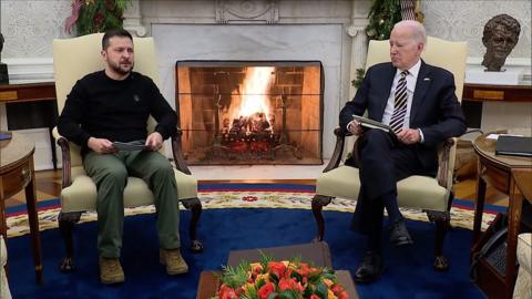 Ukrainian President Volodymyr Zelensky and US President Joe Biden meet in the Oval Office
