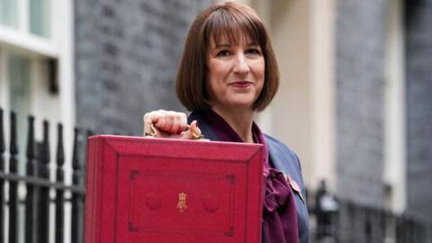 Rachel Reeves with red ministerial box