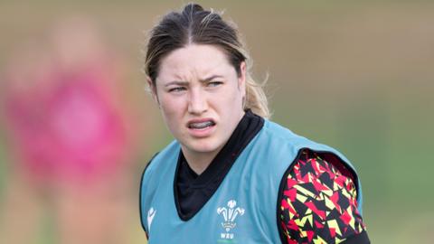 Wales lock Gwen Crabb in training at the 2025 World Cup