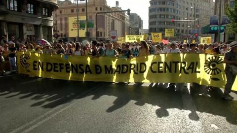 Protesters in Madrid voice opposition to lifting restrictions on cars aimed at combating pollution