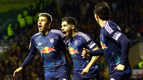 Manor Solomon celebrates his goal for Leeds United v Oxford United