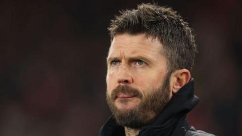 Michael Carrick looking up during Middlesbrough's game at Sheffield United 