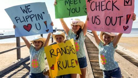 'Rangas rule' sign held up for Harry