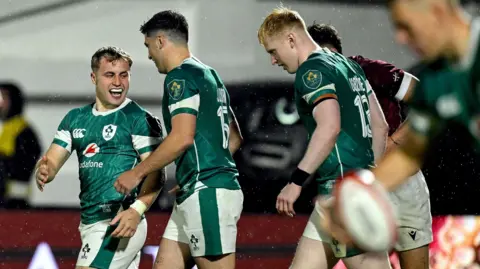 Ireland players celebrate