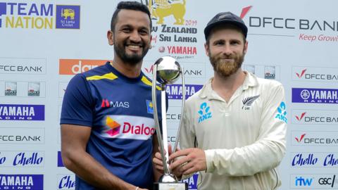 Captains Dimuth Karunaratne and Kane Williamson with the Test trophy after the drawn series